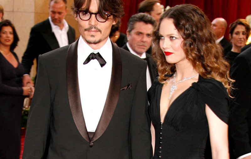 Johnny Depp: "Banii nu-ţi aduc fericirea, dar te pot duce la ea"