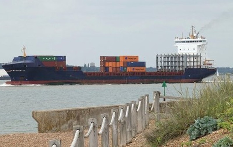 Un vapor cargo a fost atacat în Oceanul Indian, incident pus pe seama Iranului