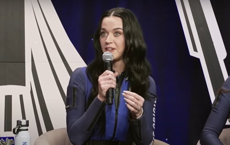 De ce Katy Perry nu a cântat una dintre melodiile sale în spațiu: „Este despre noi”. Imagini cu cântăreața care a simțit gravitația în capsula spațială