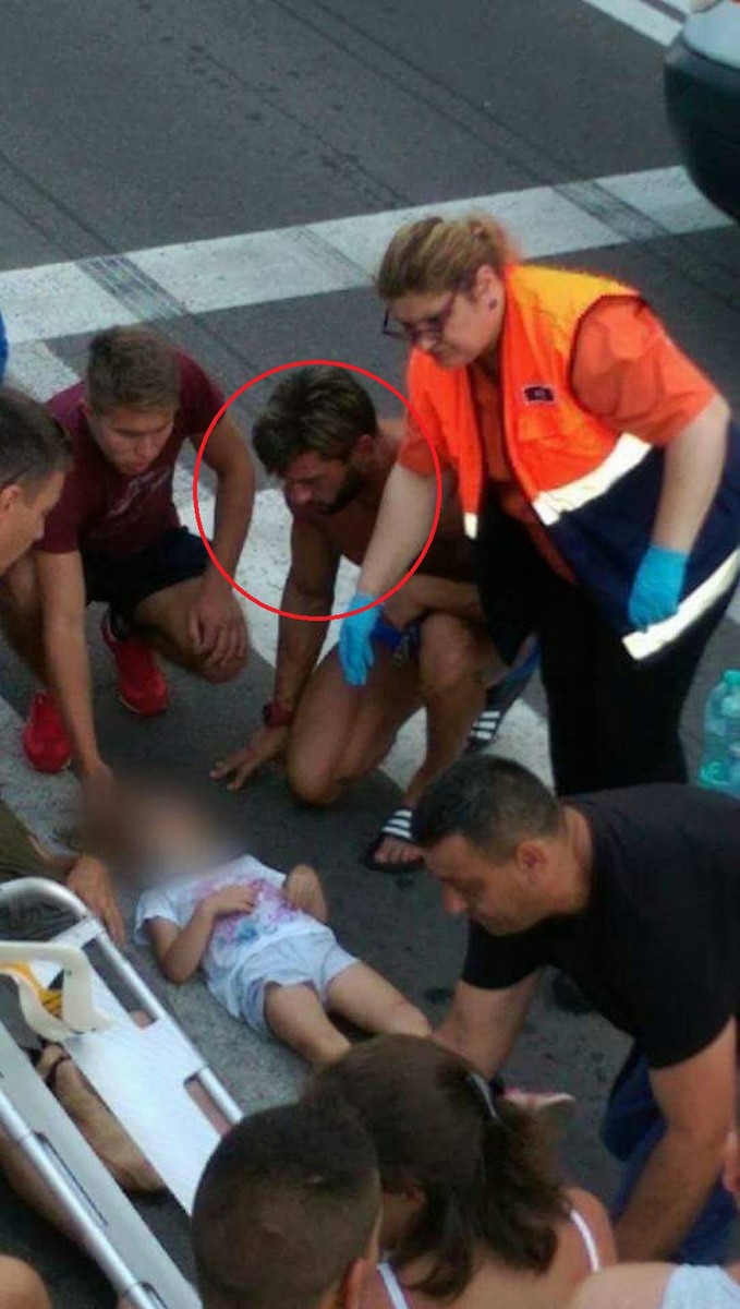 Dorian Popa, martorul unui accident teribil la Mamaia. Artistul a stat alături de fetița întinsă pe asfalt