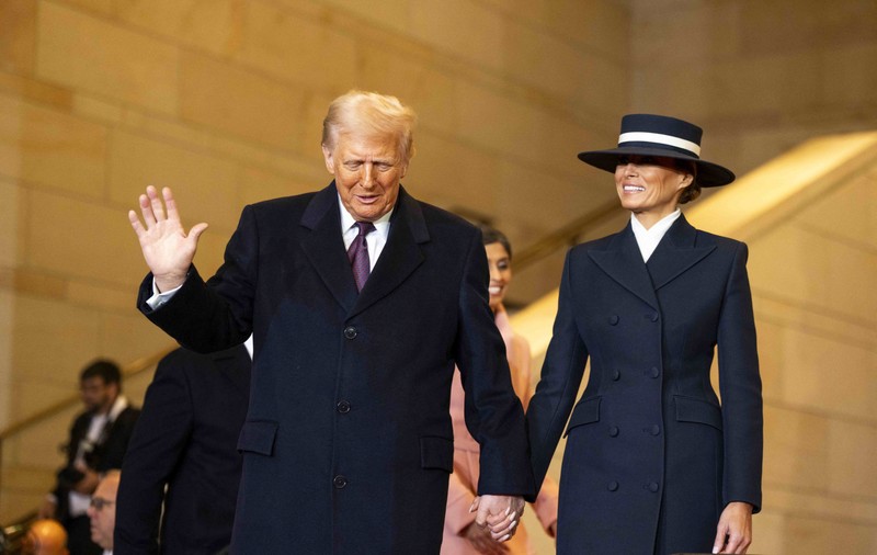 Ținuta purtată de Melania Trump la învestirea lui Donald Trump, sub lupa unui fost concurent de la „Românii au talent”: „Amintește de…”