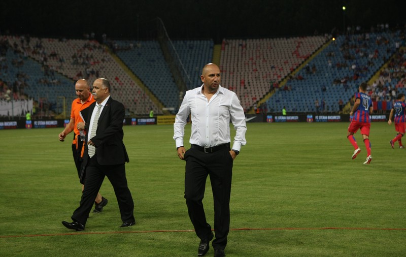 ”Am 14 jucători de care trebuie să am grijă ca de ouăle de Paşti” - Vasile Miriuţă, antrenorul echipei CFR Cluj