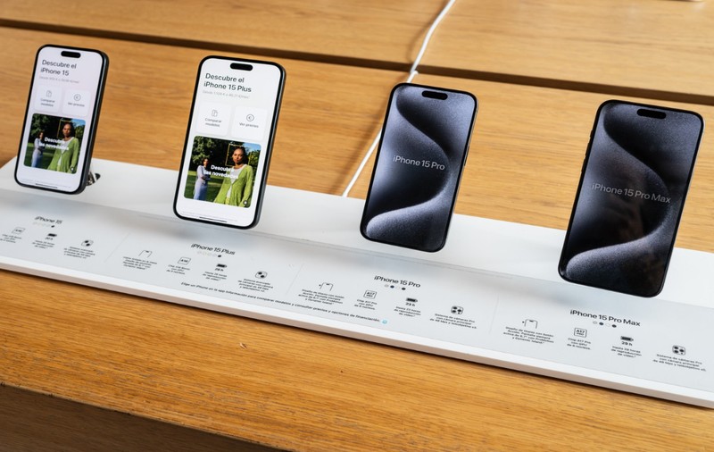 Apple a transportat 600 de tone de iPhone-uri din India, pentru a ocoli tarifele lui Trump împotriva Chinei