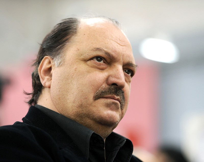 Trupul neînsuflețit al lui Victor Socaciu, depus la Sala Palatului. „Cerul te-a vrut mai mult ca mine”