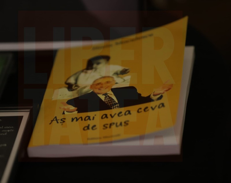 Sicriul cu trupul neînsuflețit al lui Horia Moculescu a fost depus la Teatrul de Revistă „Constantin Tănase” din București. Când va fi înmormântat