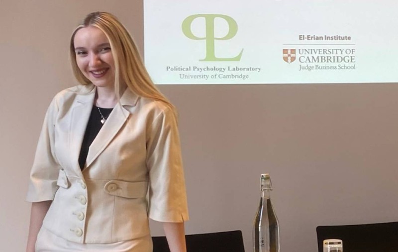 Doctoratul unei cercetătoare românce la Cambridge face vâlvă în presa și în Parlamentul din Marea Britanie