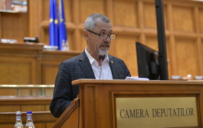 Dumitru Focșa, deputatul exclus din AUR după ce și-a agresat soția, condiționează demisia din Parlament. „Să aşteptăm rezultatele anchetei”