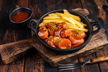 Currywurst - mâncăruri pe care să le încerci în Germania