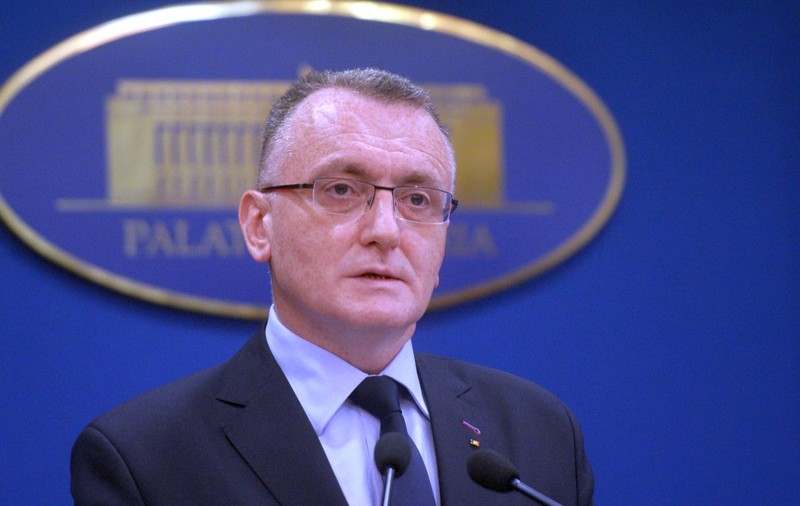 Schimbare anunțată de Sorin Cîmpeanu în educație. Inspectoratele școlare se desființează
