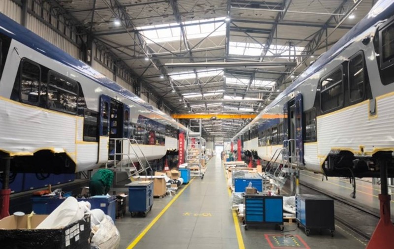 Cum arată primul tren electric regional produs în Polonia, care ajunge în România luna aceasta: investiție de peste 2,7 miliarde lei