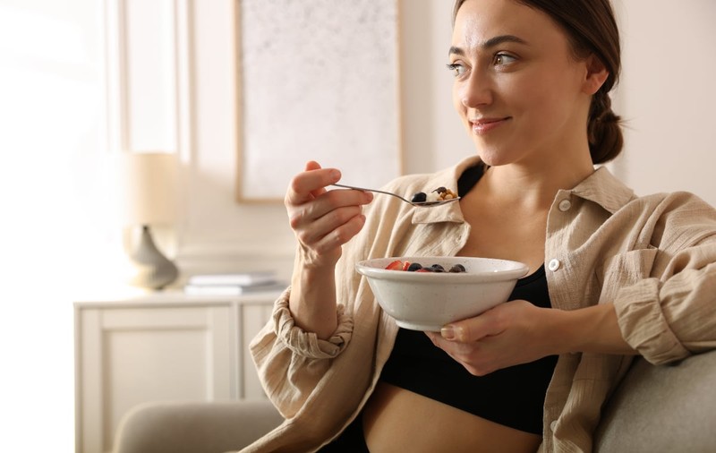 9 gustări delicioase sub 100 de calorii care îți taie foamea instantaneu
