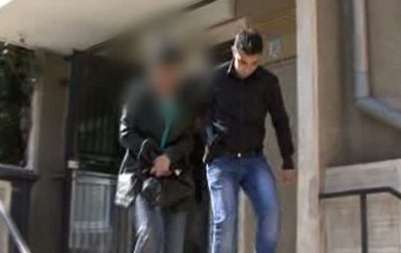 ÎNFIORĂTOR! Mama îşi obliga fiica să se prostitueze pentru 100 Ron