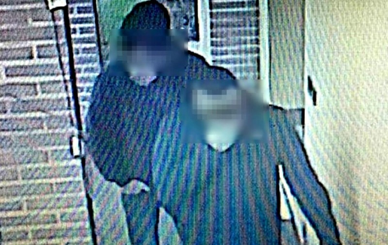 Un șofer român de TIR i-a bătut pe hoții prinși la el în casă și i-a aruncat de pe terasă, în Italia: „M-am gândit la cele trei fete ale noastre, de 10, 8 și 2 ani”