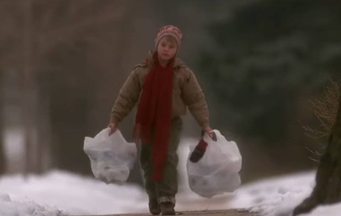 Cât ar costa cumpărăturile făcute de Kevin din „Singur Acasă” în 2025