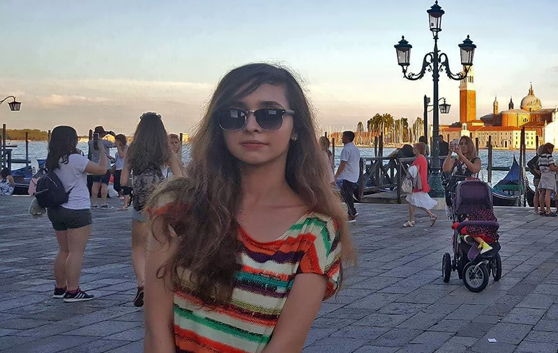 Cazul Roxana Şerban. De ce dau părinții bani pentru școală când educația trebuie să fie gratuită