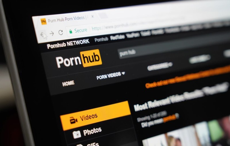 Pornhub a șters milioane de filme din site, după ce Mastercard a oprit plățile pentru imagini neverificate
