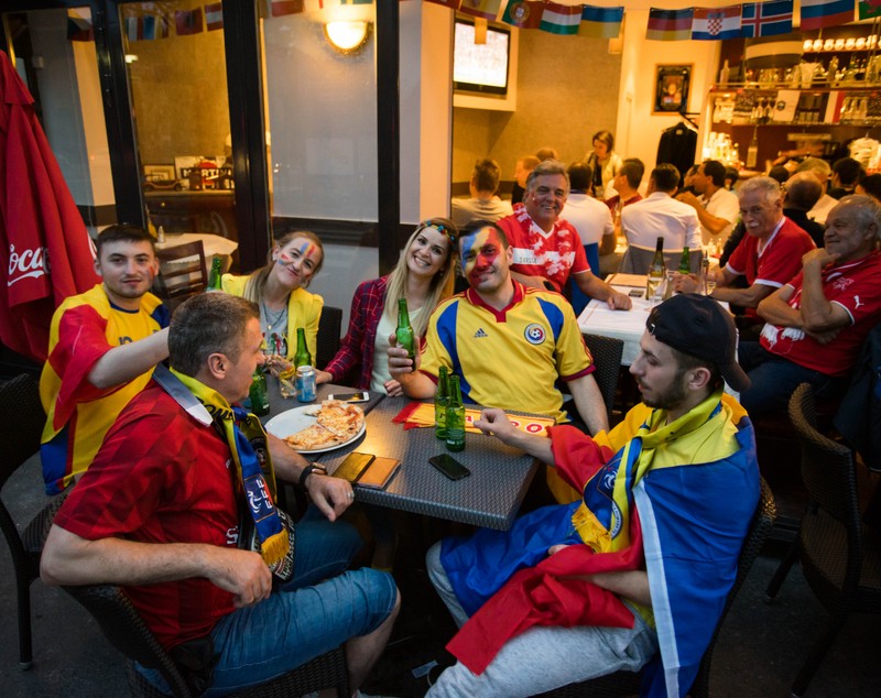 Euro 2016. Suporterii naționalei României s-au declarat nemulțumiți de jocul tricolorilor cu Elveția VIDEO EXCLUSIV