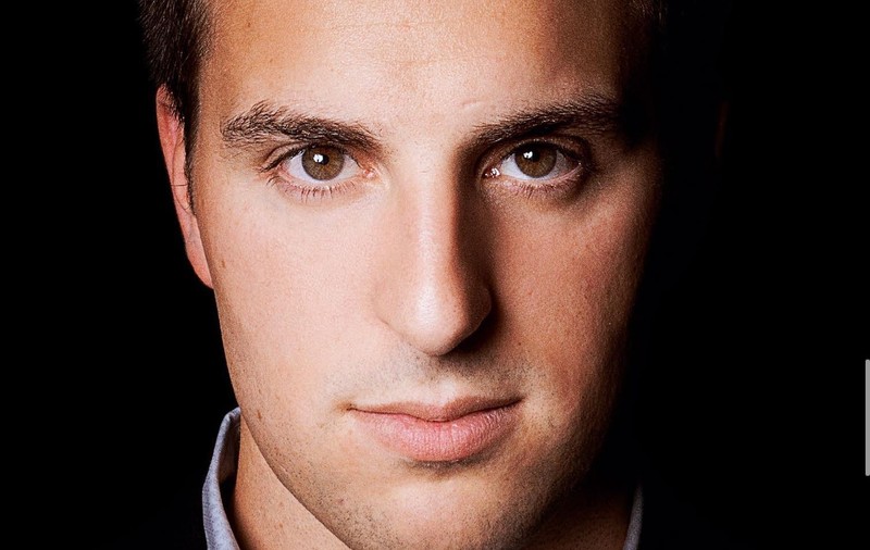 Cine este geniul din spatele Airbnb. Brian Chesky și-a cunoscut iubita pe Tinder și a fondat compania, care acum valorează 38 de miliarde de dolari, pentru a-și plăti chiria