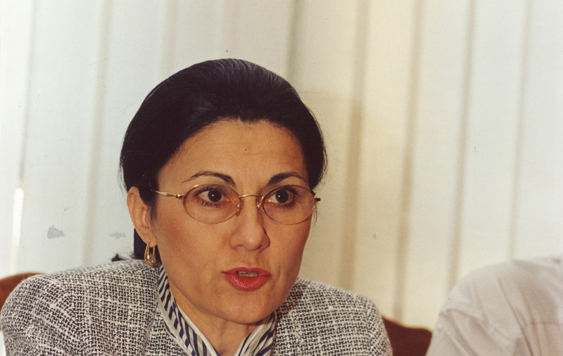 Ecaterina Andronescu îi cere lui Dragnea să facă un pas înapoi. Scrisoarea senatoarei, discutată în ședința parlamentarilor