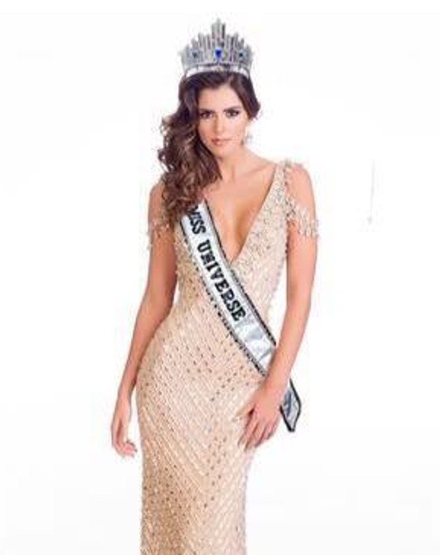 Noua MISS UNIVERS este topită după fotbal. Ține cu o echipă din Liga a 2-a / GALERIE FOTO COLOSALĂ