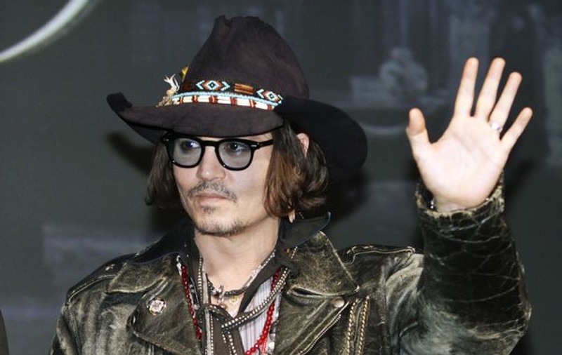 Johnny Depp va primi O SUMĂ FABULOASĂ pentru următorul film din seria Piraţii din Caraibe