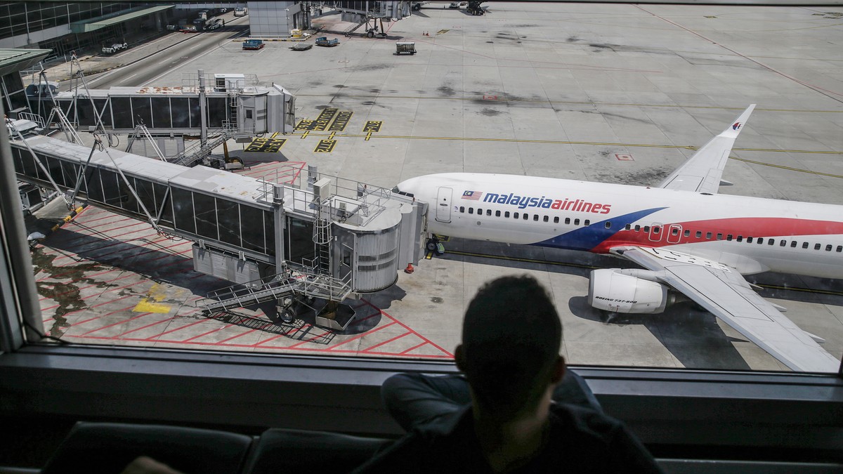 tanarul ramas blocat in aeroportul din Kuala Lumpur