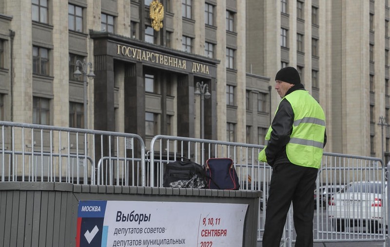 Duma de Stat a adoptat o lege modificată privind dezertarea și predarea voluntară în timp de război. Ce pedepse riscă rușii