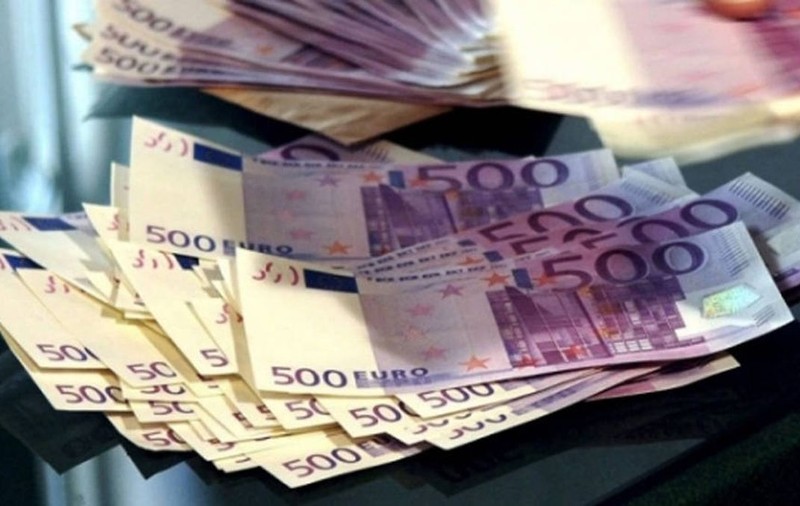 MAI BOGAT cu 8.400 de EURO timp de 3 ore! A vrut să FENTEZE CINSTEA, dar nu I-A IEŞIT!