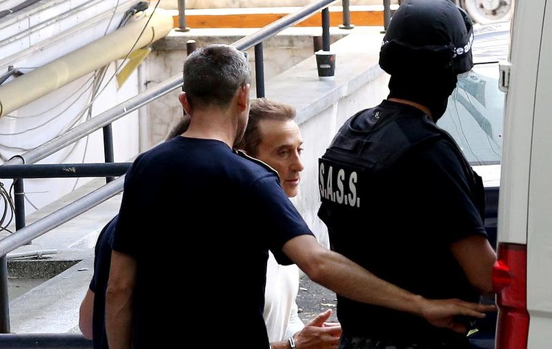 UPDATE: Radu Mazăre a fost transferat la Penitenciarul Poarta Albă pentru a fi audiat într-un alt dosar. Fostul primar, inculpat în trei noi dosare la DNA