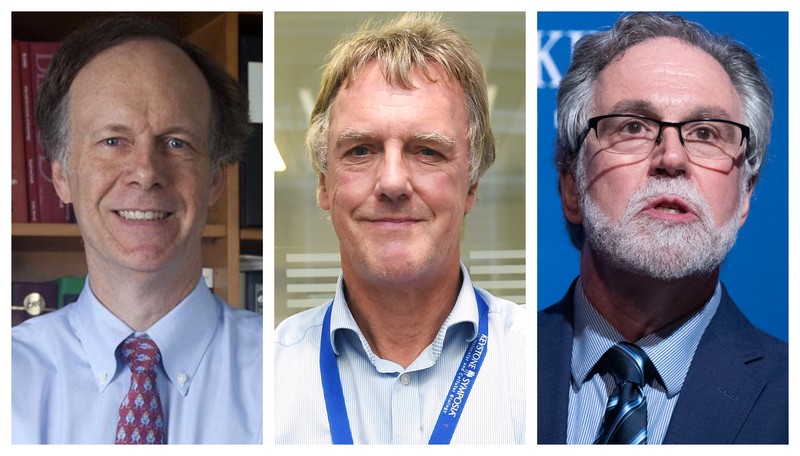 William G. Kaelin Jr., stânga, Peter J Ratcliffe și Gregg L. Semenza