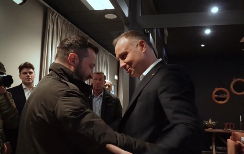 Volodimir Zelenski s-a oprit în Polonia, în drumul spre casă, după vizita în SUA. „M-am întâlnit cu un prieten al Ucrainei, Andrzej Duda”