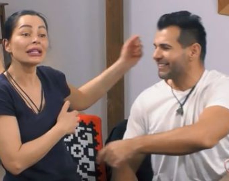 Brigitte Sfăt, topless la Ferma. Toți au fost cu ochii pe ea | FOTO