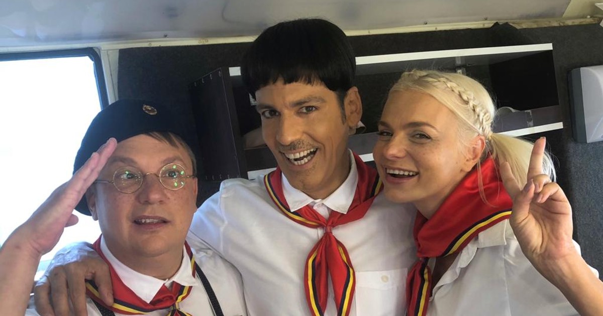 Ștefan Bănică și Marius Florea Vizante îmbracă din nou uniforma de pionier, în serialul "Liber ca pasărea cerului" | FOTO