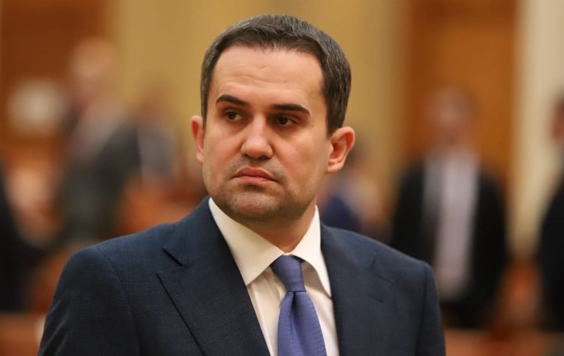 Mașini electrice pentru SRI, STS și SPP. Ministrul Transporturilor: „Nu putem cere asta sectorului privat dacă nu dăm noi un exemplu”