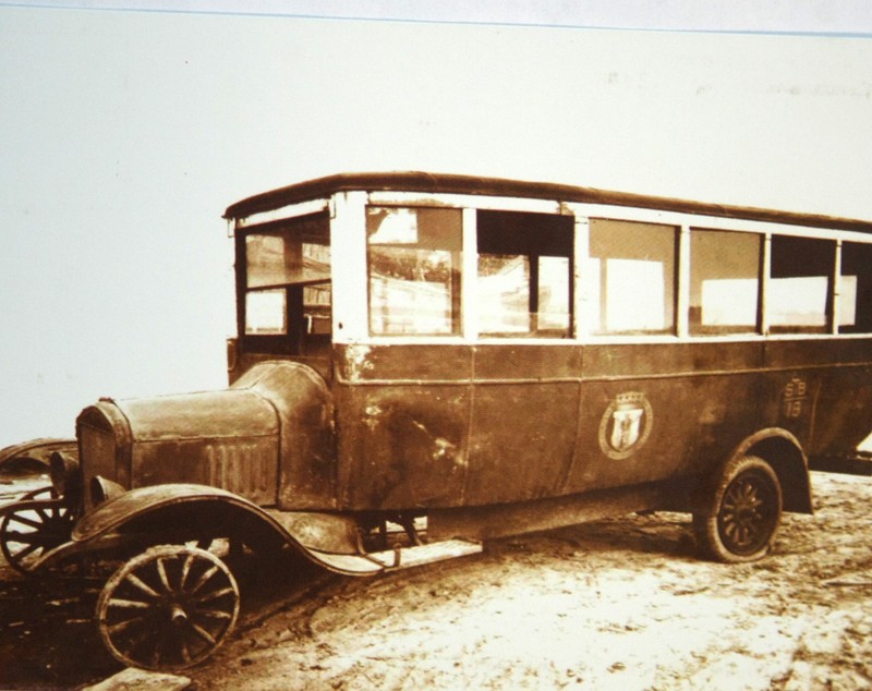 RATB revine la numele pe care-l avea acum 100 de ani. Cum arătau atunci autobuzele Bucureștiului