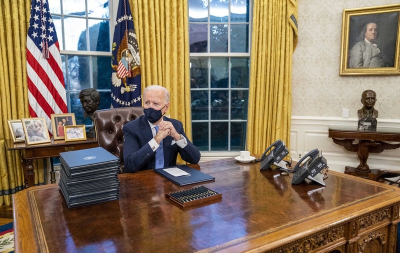 Președintele Biden spune că Trump i-a lăsat în Biroul Oval o scrisoare „generoasă”