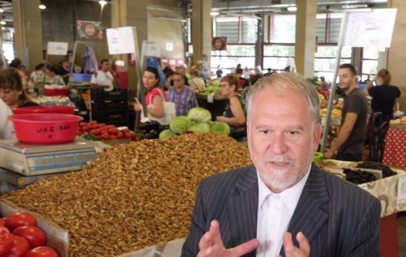 VIDEO/ Chef Antonio Passarelli lasă mereu bacșiș la piață. Îi place să cumpere de la producători