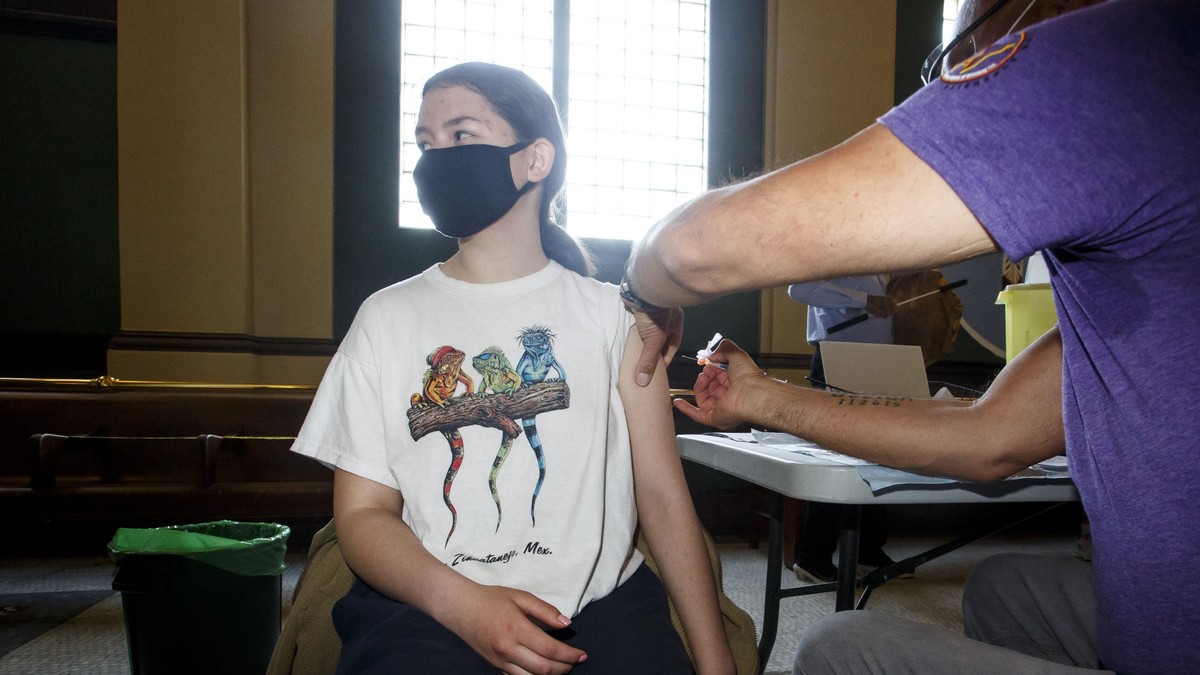 Canada a autorizat utilizarea unui vaccin anti-COVID-19 diferit pentru a doua doză