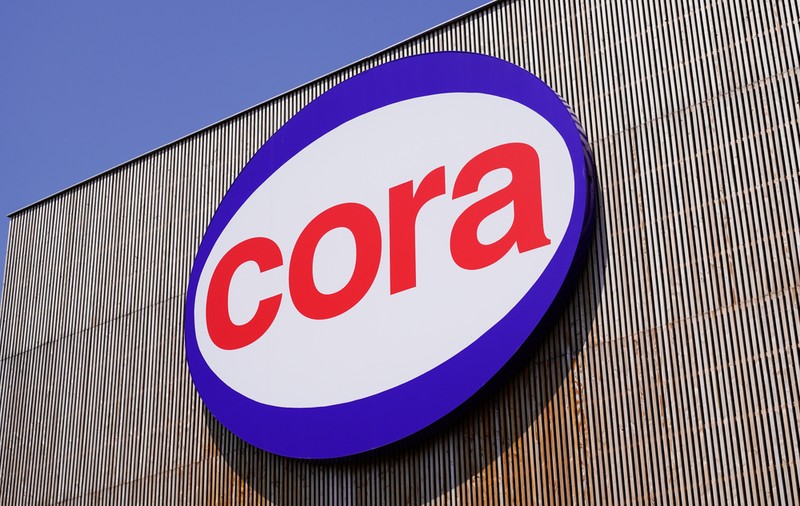Carrefour cumpără toate magazinele Cora din România. La cât e evaluată tranzacția
