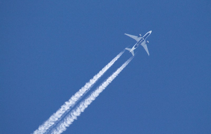 Piloții unui avion au vărsat kerosen pe o școală și compania plătește 79 de milioane de dolari, după cinci ani