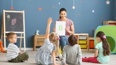 copii inscrisi la cresa gradinita educatoare