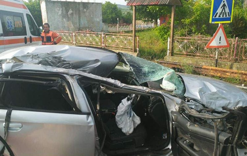 Accident șocant la Hanul Morilor în Constanța. Un tânăr a murit după ce a intrat în plin într-un autobuz
