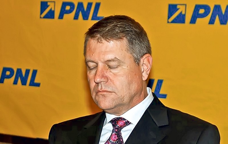 ALEGERI 2014. MODIFICĂRI IMPORTANTE DUPĂ DEZBATERE, IOHANNIS ARE MARI PROBLEME DUPĂ PRIMA CONFRUNTARE CU PONTA