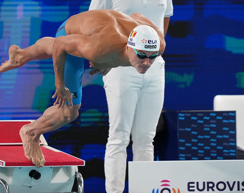 David Popovici revine în bazin la Europenele de la Paris după aurul de la 100 metri liber. Programul complet la proba de 200 m liber