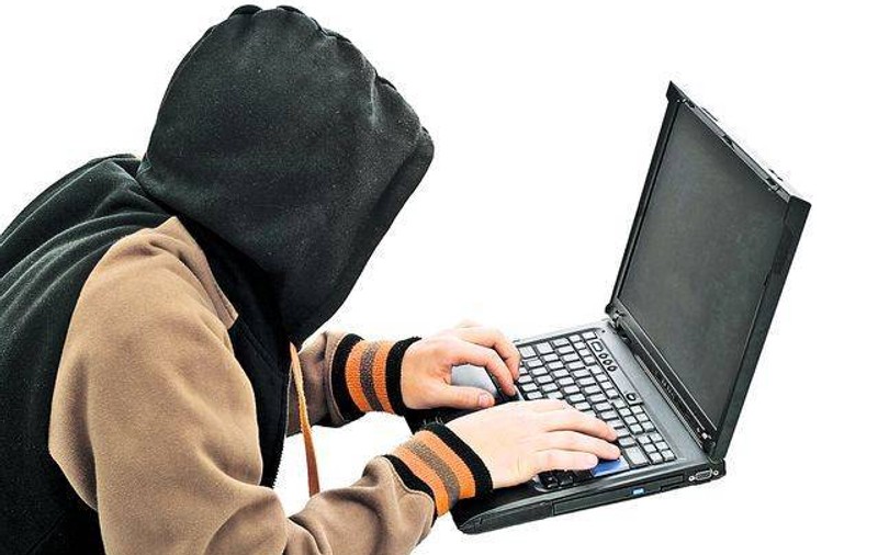 Un suedez a fost condamnat la zece ani de închisoare pentru "viol online"