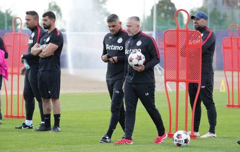 Problema cu care s-ar putea confrunta FCSB după venirea lui Reghecampf! A apărut deja prima „victimă”: „Știm foarte bine”