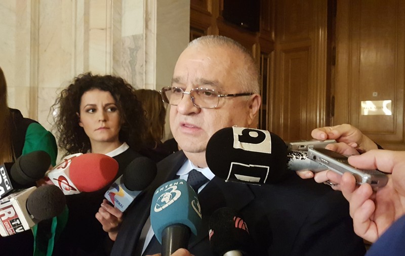 Anunțul ministrului Transporturilor, după crima de la metrou: În 2018 vom instala paravane din sticlă incasabilă, pe peroane
