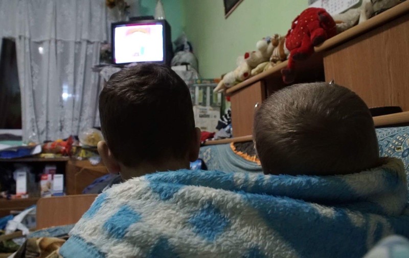 Câțiva restanțieri țin în frig și fără apă caldă 100 de familii din Botoșani