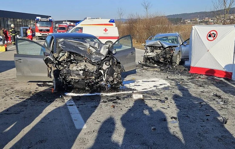 Două mașini, spulberate pe șosea, după ce un român a intrat pe contrasens, în Austria. Șoferul și o tânără de 26 de ani au murit pe loc: „Ne lipsesc cuvintele”