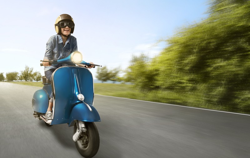 Vot final: șoferii care au permis categoria B pot conduce și anumite tipuri de motociclete. Ce condiții trebuie să îndeplinești